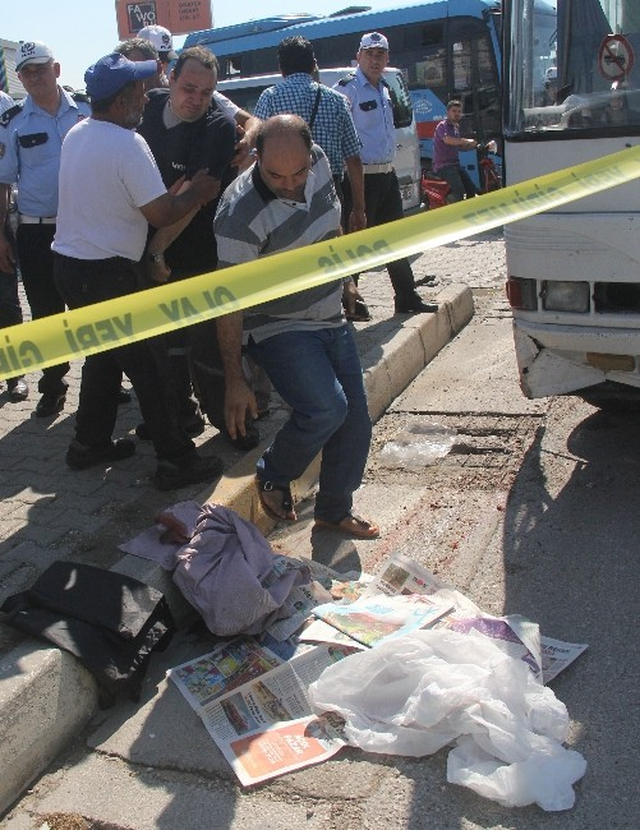 Okul Yolunda Ölen Evladına Son Kez Bakan Baba Feryat Etti