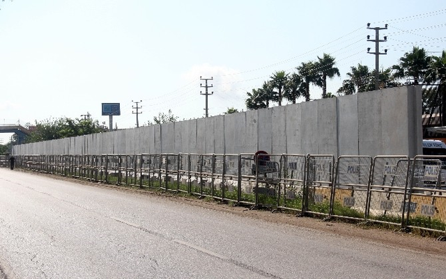 ABD Konsolosluğu'nda Beton Duvarlı Terör Önlemi