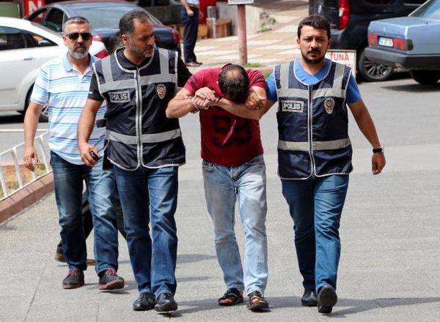 Görme Engellinin Maaşını Çekip Kaçtı, Yakalandı