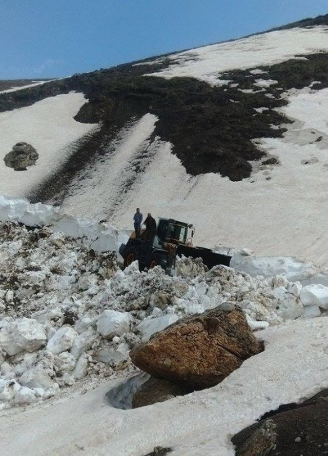 Hakkari'de Haziran Ayında Karla Mücadele