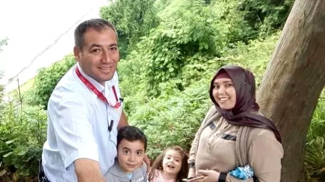 Cinnetin Yok Ettiği Aile Yan Yana Defnedildi