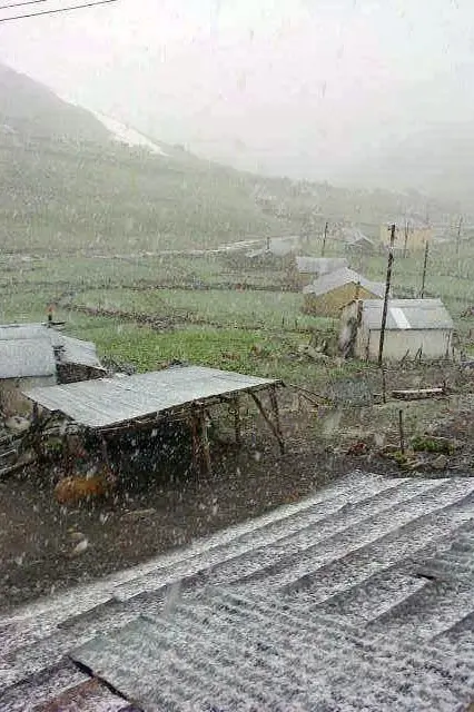 Gümüşhane'nin Yüksek Kesimlerine Haziran Ayında Kar Yağdı