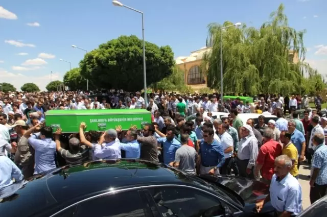 Konya'da Minibüs Kazasında Ölen 10 Şişi Şanlıurfa'da Ebediyete Uğurlandı