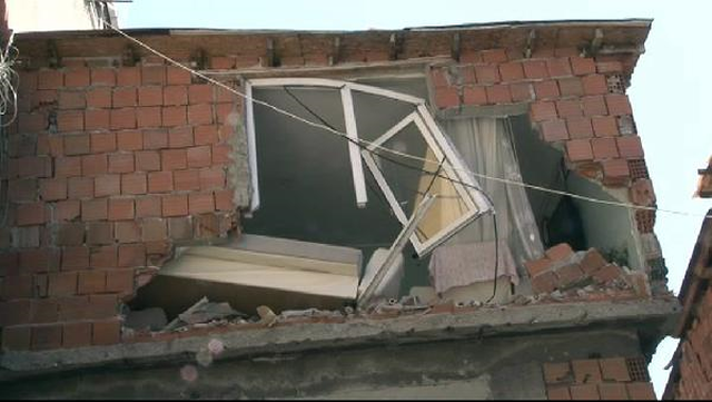 Kiralik Ev Aramaya Giden Kiracı, Döndüğünde Evini Yıkılmış Halde Buldu