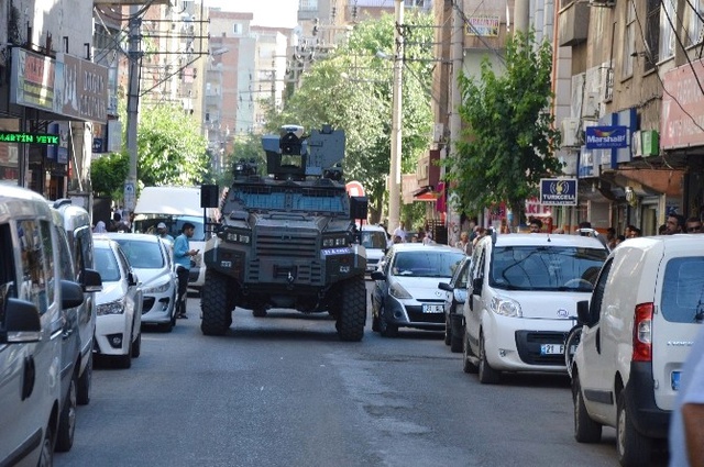 Diyarbakır'da 600 Polisle Dev Operasyon