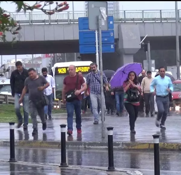 Haziran Yağmuru İstanbul'a Serinlik Getirdi