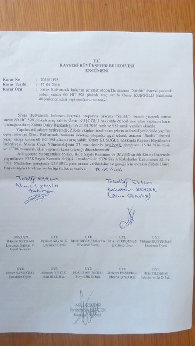Arabasına 'Satılık' Yazdı, Ceza Yedi