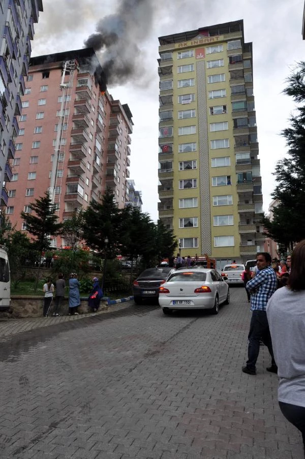 Trabzon'da 12'nci Katta Yangın Paniği Yaşandı