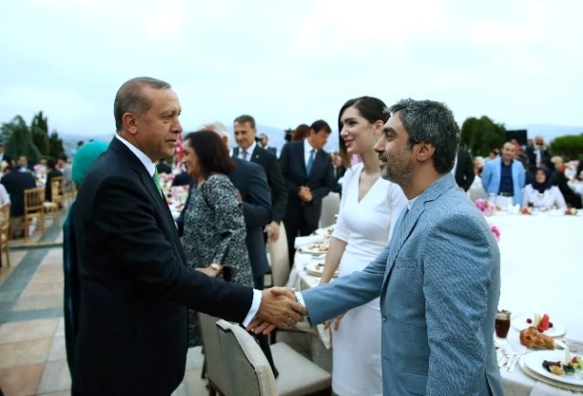 Erdoğan'ın Tarabya Köşkü'ndeki İftarına Ünlüler Akın Etti