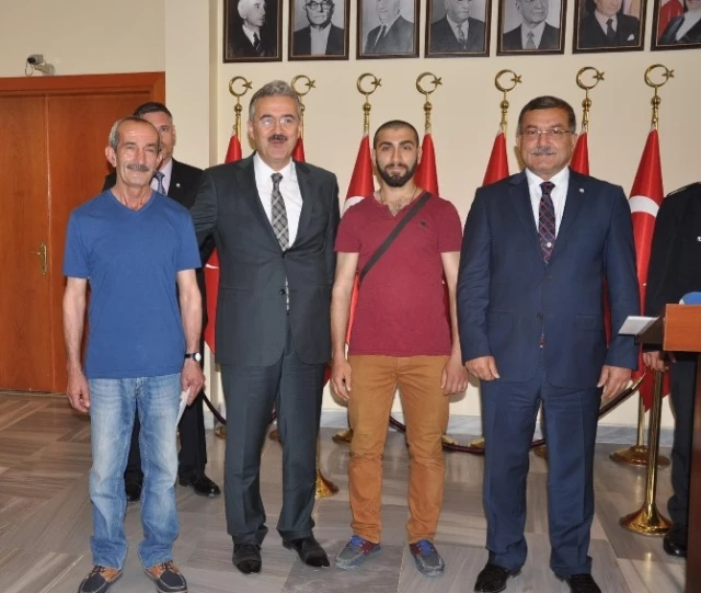 Atalay Filiz'i Yakalayan Polislere ve İhbar Eden Vatandaşlara Ödül