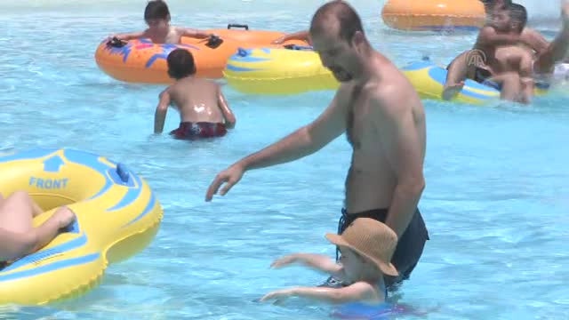 Sıcaklığın 40 Dereceyi Bulduğu Manisa'da Kamu Görevlilerine İdari İzin