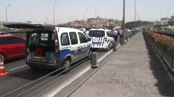 Zinciri Kopan Motorsikletini Köprüde Terk Edince Polis Alarma Geçti