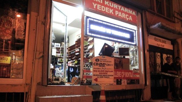 Kovaladıkları Şahsı Bilgisayarcı Dükkanında Vurdular