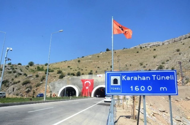 Bayram Trafiğini Rahatlatacak Tünel Ulaşıma Açıldı