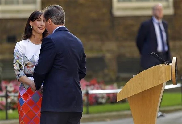 First Lady Samantha Cameron Gözyaşlarını Tutamadı