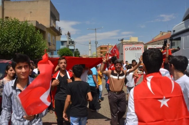 Mardin Ömerli'de Teröre Tepki Yürüyüşü Düzenlendi