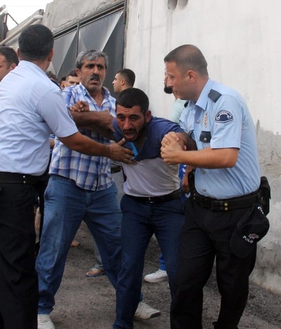 Vatandaşların Linç Etmek İstediği Yankesiciler Son Anda Kurtuldu