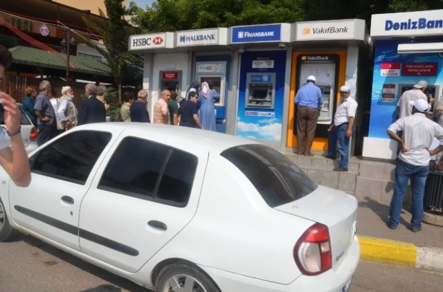 ATM'de Unutulan 500 TL'yi Polise Teslim Etti