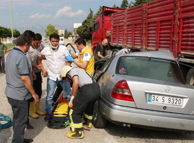 2 Yaşındaki Almina Hurdaya Dönen Araçtan Burnu Kanamadan Kurtuldu