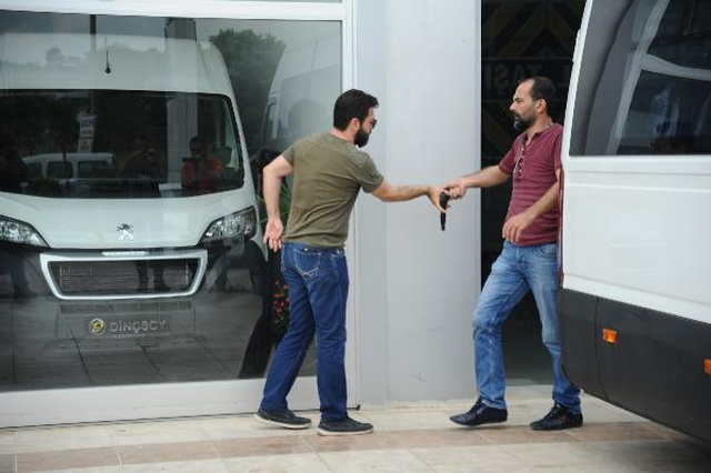 İşten Çıkarıldı, Bıçakla Eski Müdürünü Rehin Aldı