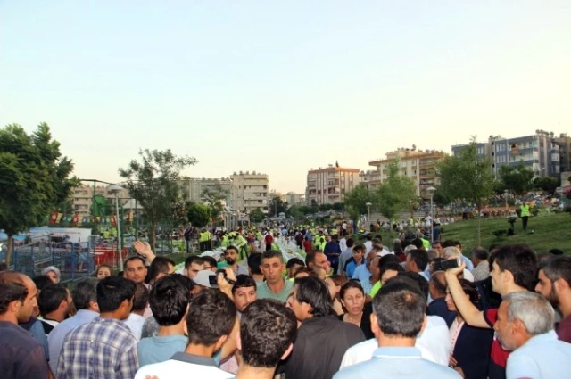 Polisten 'Size İftar Vermeyiz' Diyen HDP'liye: Sanki Verseniz Yiyeceğiz