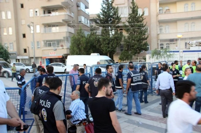Polisten 'Size İftar Vermeyiz' Diyen HDP'liye: Sanki Verseniz Yiyeceğiz