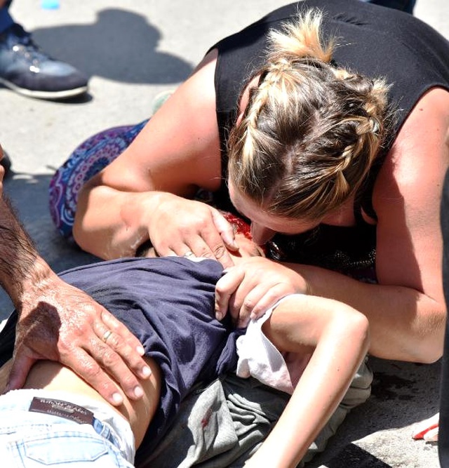 Çarptığı Terzi Çırağını Kanlar İçinde Görünce Sinir Krizi Geçirdi