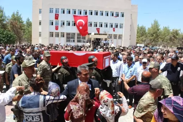 Annesiz-Babasızdı, 7 Kardeşine Bakıyordu! Adıyaman Öksüz Şehidini Uğurladı