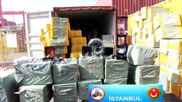 170 Milyon Lira Değerinde Kaçak Saat Ele Geçirildi