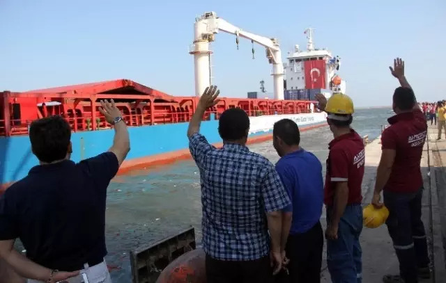 Gazze Yardım Gemisi Lady Leyla Mersin'den Uğurlandı