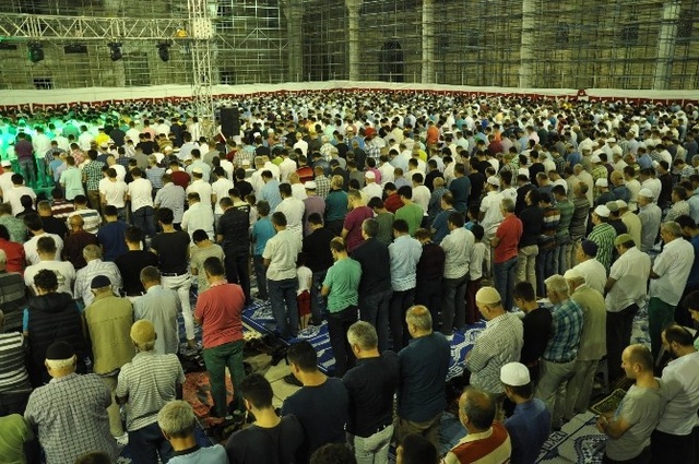 Çamlıca Camii'nde İlk Namaz Kılındı