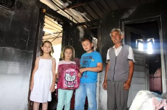 Şarj Aletinden Yangın Çıktı, Bütün Ev Yandı Kuran'ı Kerim'e Bir Şey Olmadı