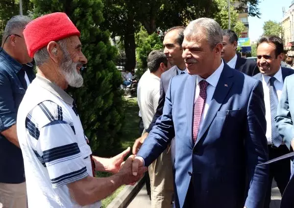 Suriyelilerin Hangi Koşullarda Vatandaş Olacağı Konusu Açıklık Buluyor