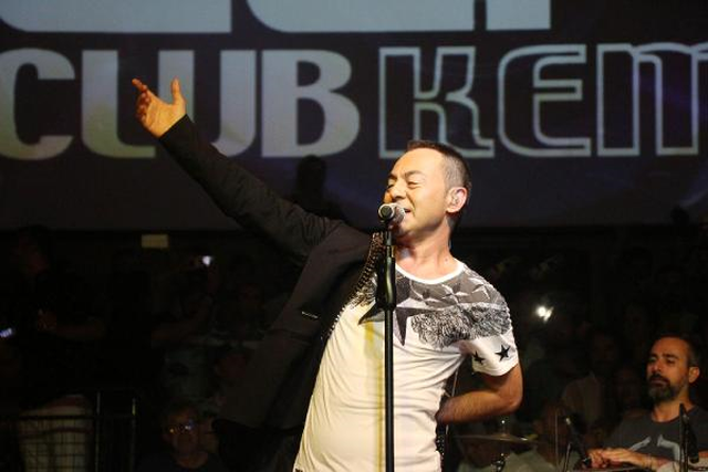 Serdar Ortaç'tan Hayranlarına Evlilik Tavsiyesi