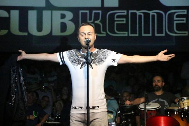 Serdar Ortaç'tan Hayranlarına Evlilik Tavsiyesi