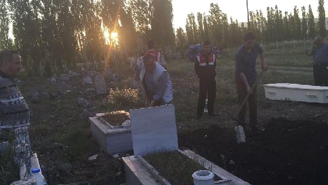 Hollanda'dan Gelen Cenaze Robocop Timleri Eşliğinde Toprağa Verildi