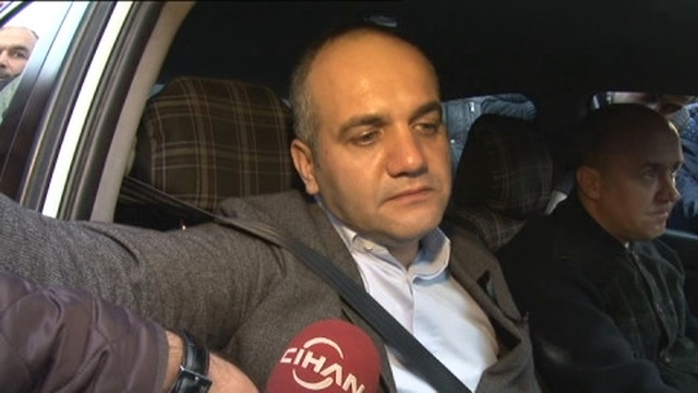 İzmir'de 'Paralel Yapı' Operasyonu: 8 Gözaltı, Gazeteci Tarık Toros'a da Gözaltı Kararı