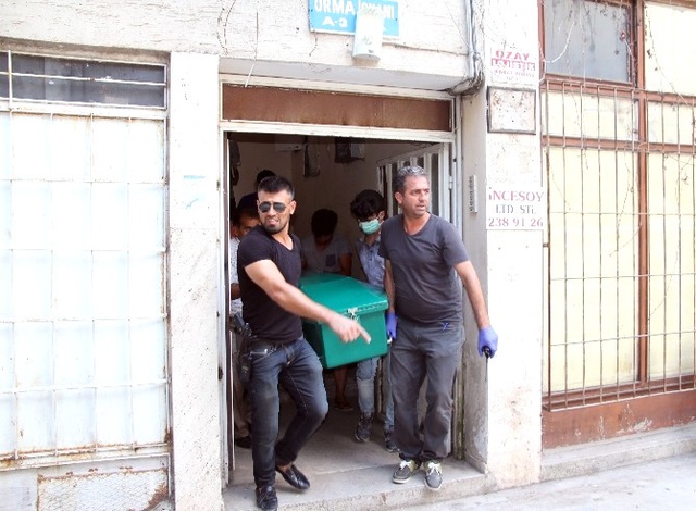 Mersin'de Suriyeli Genç Kadın Evinde Küçük Kızıyla Öldürüldü
