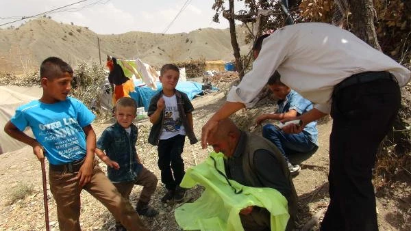 Şırnak'ta Buruk Bayramlaşma! Çocuklar Çadırlardan Şeker Topluyor