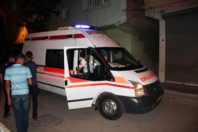 Diyarbakır'da Polise Atmak İçin Hazırladığı Eyp Elinde Patladı