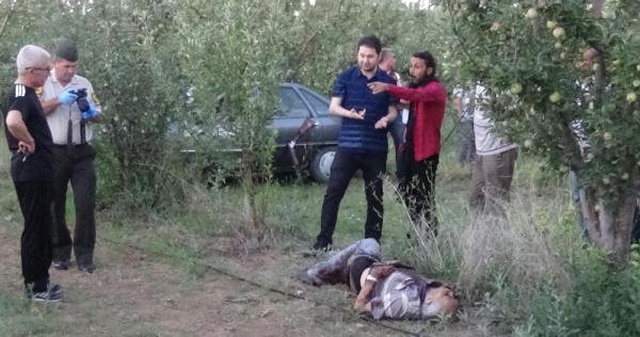 Elma Bahçesinde Başından Vurulmuş ve Boğazı Kesilmiş Olarak Bulundu