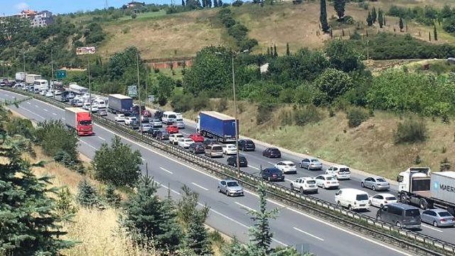 TEM Otoyolu'nda 5 Kilometrelik Trafik Oluştu