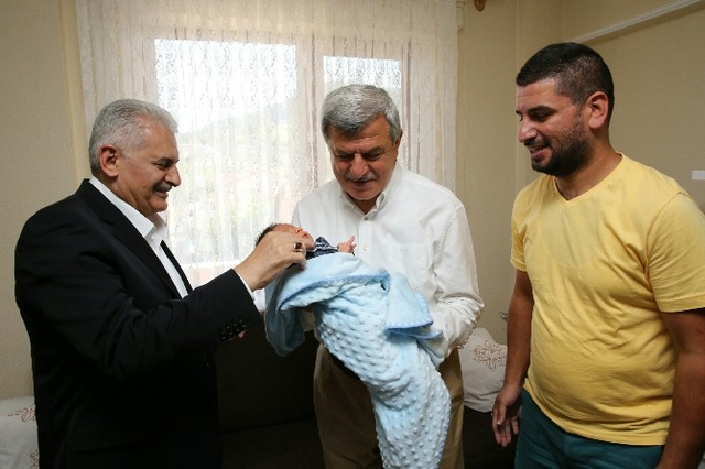Başbakan'dan Sürpriz Bebek Ziyareti