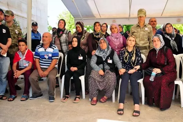 Şehit Ağabeyini Asker Selamıyla Uğurladı