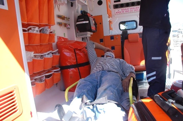Avm İnşaatında Göçük: 8 Yaralı
