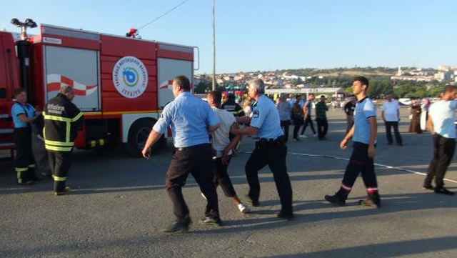 Kendini Yakmak İstedi, Çakmağı Düşürünce Etkisiz Hale Getirildi