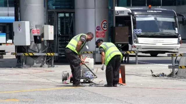 Apronda Çalışan İşçiler Sıcak Havayı Daha Çok Hissediyorlar