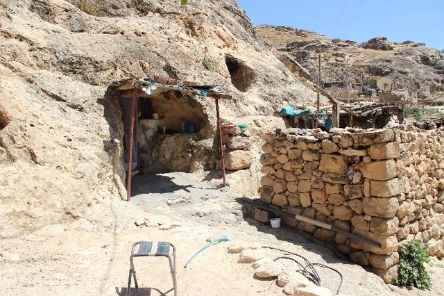 Sıcaktan Kaçıp, Mağaraya Yerleştiler