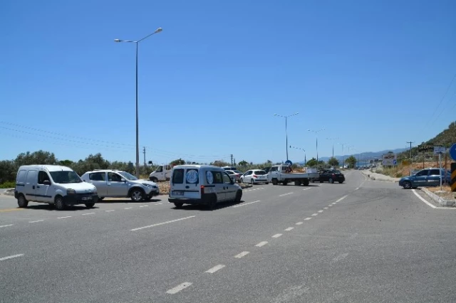 Trafik Işığı Olmayan Kavşak, Tehlike Saçıyor