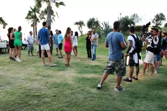 Ziynet Sali, Ada Kapatıp Klip Çekti